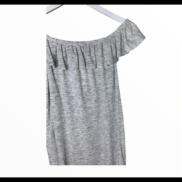 NWT TORRID Off Shoulder Blouse/Top With Ruffle Detail Oatmeal/Grey Size 1X - Picture 5 of 10